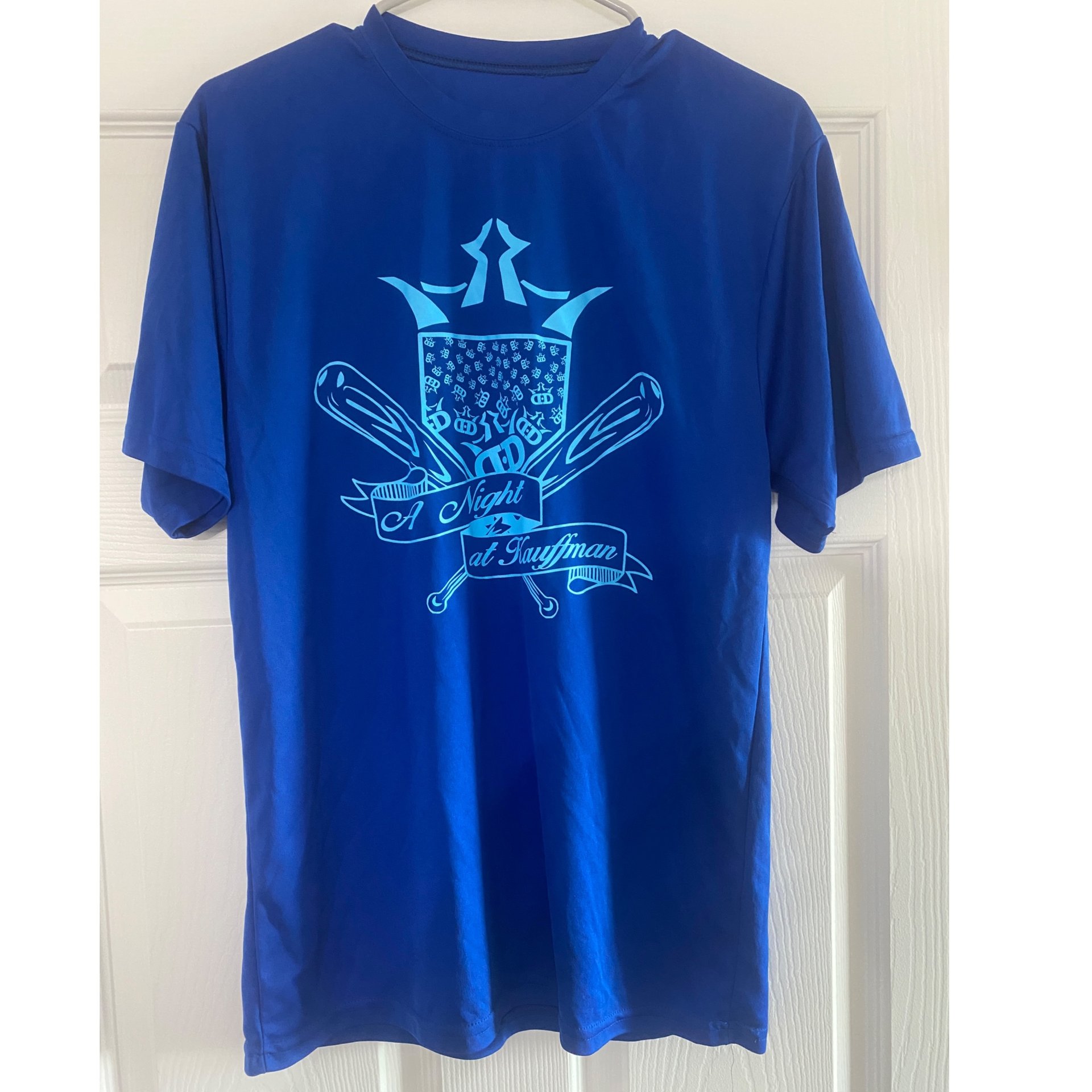 Dynamic Discs Medium Athletic Shirt (KC Royals A Night at Kauffman)